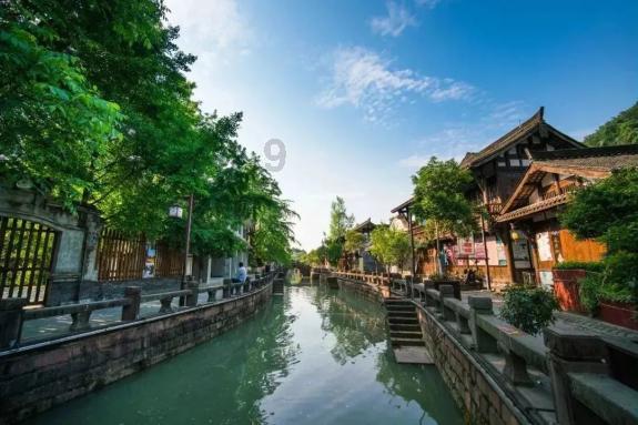 《乡村四月》这首诗主要描写江南农村什么时节的景象游戏画面
